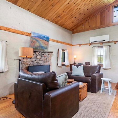 Rustic Baileys Retreat Cabin Near Wineries! Crozet Exterior photo